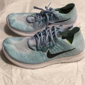 Nike Free Sz 7 sneakers FINAL SALE
